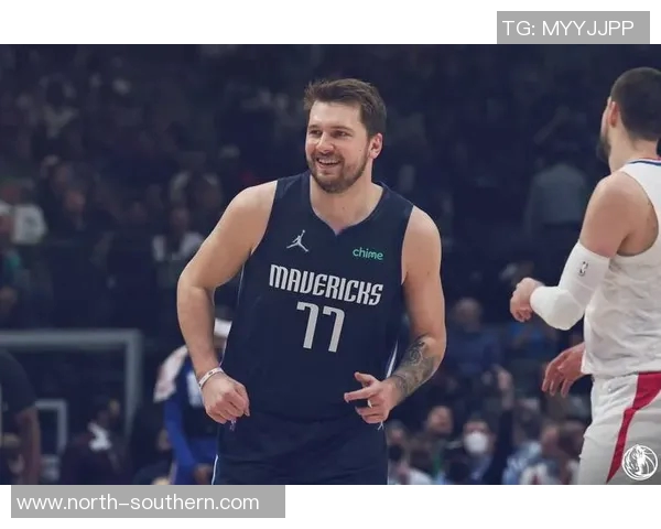 东契奇单打祖巴茨 撤步三分出手强势命中